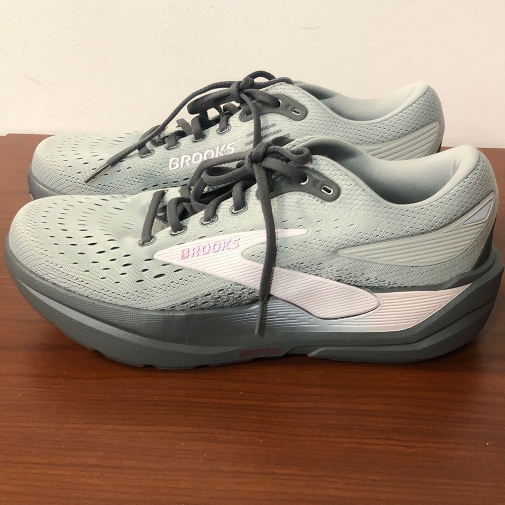 Brooks Women's Ghost 3 Max Running Shoes Sz 10.5